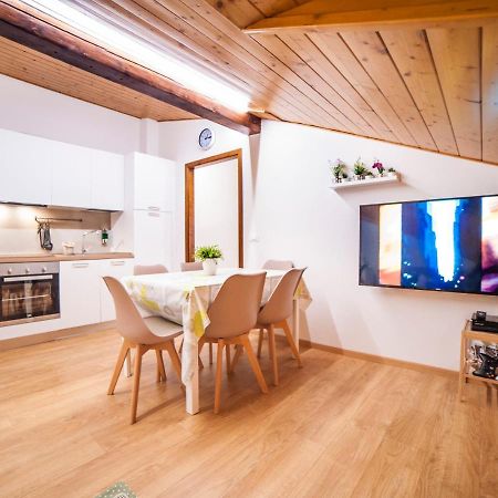La Mansarda Di Emma Apartment Pinzolo Luaran gambar
