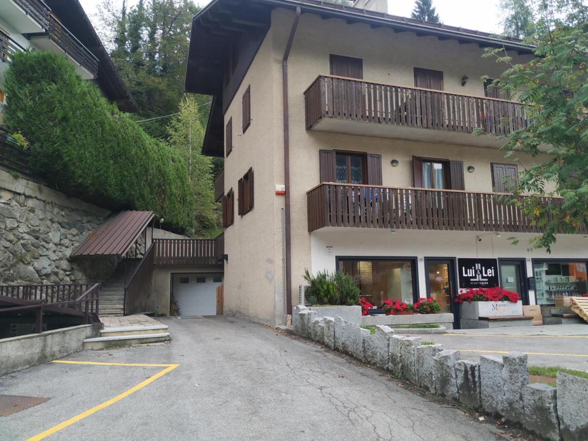 La Mansarda Di Emma Apartment Pinzolo Luaran gambar