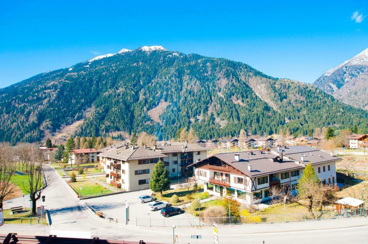 La Mansarda Di Emma Apartment Pinzolo Luaran gambar