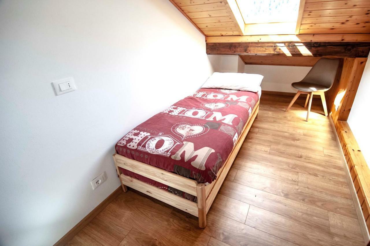 La Mansarda Di Emma Apartment Pinzolo Luaran gambar